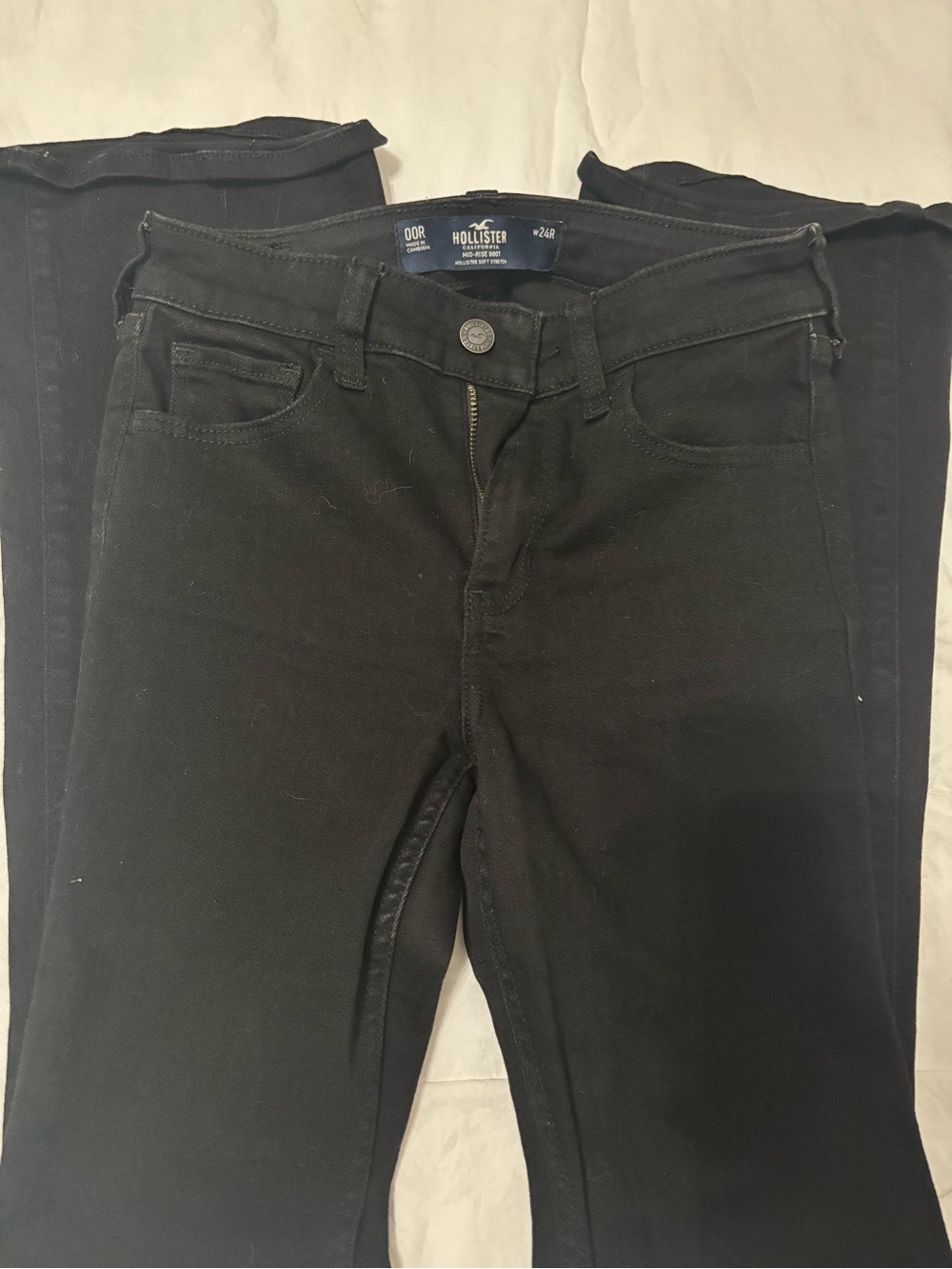 Hollister Women's Black High-Rise Skinny Jeans - Sleek Fit